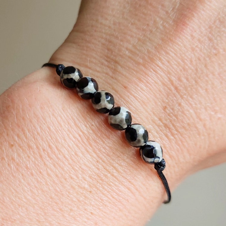 Makraméarmband | Tibetansk halvädelsten DZI