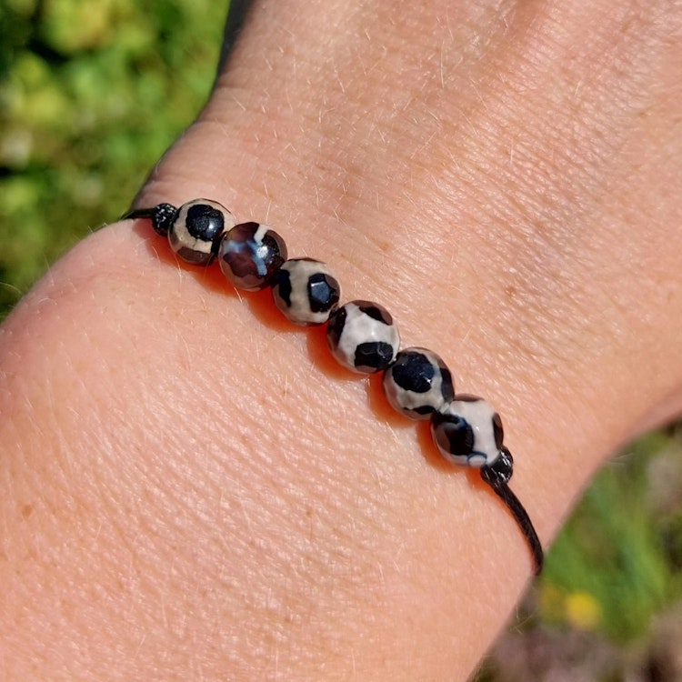 Makraméarmband | Tibetansk halvädelsten DZI
