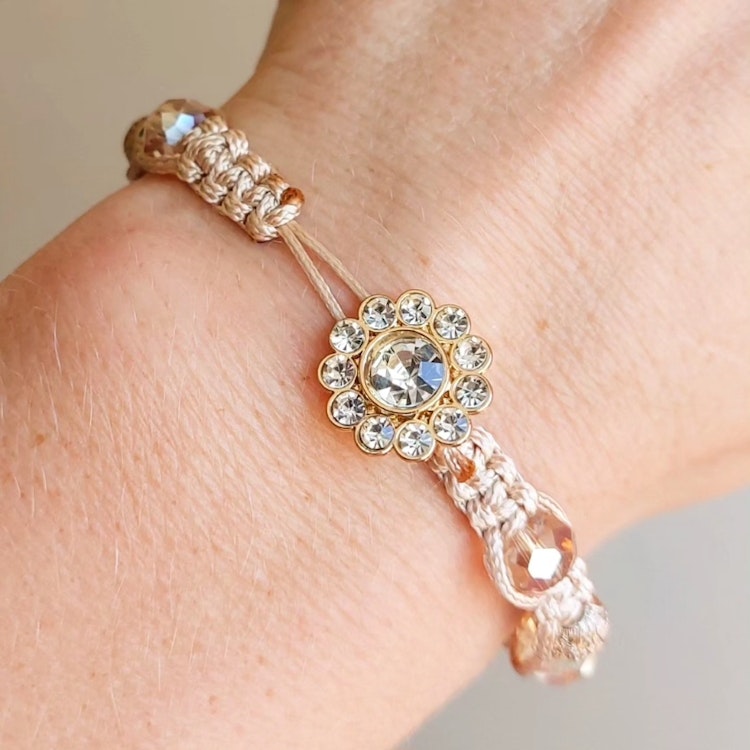 Makraméarmband med knapp | Glas