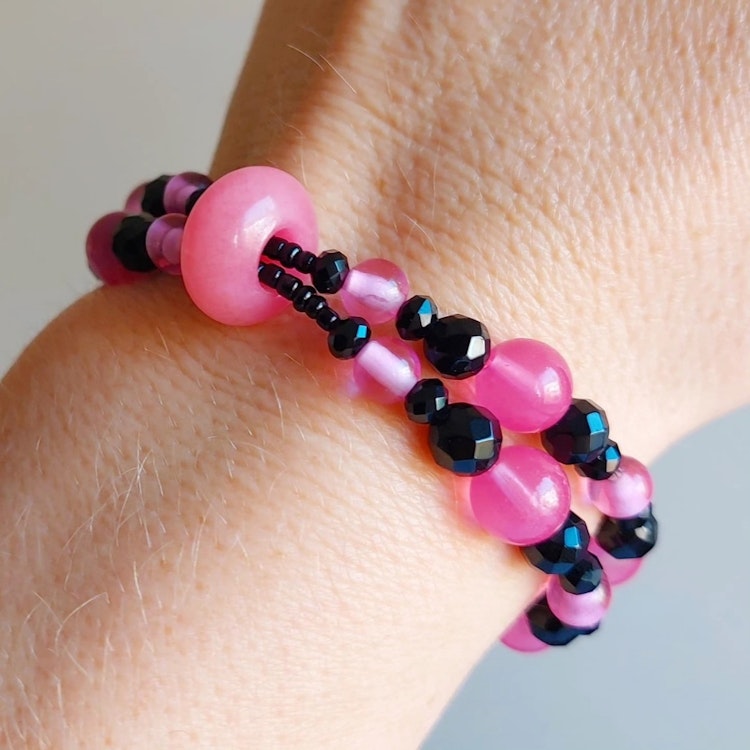 Elastiskt armband Rosa Bandet | Glas & malaysia jade