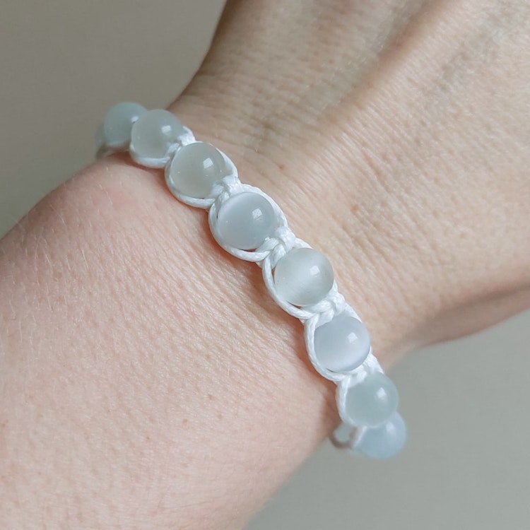 Makraméarmband med knapp | Glas