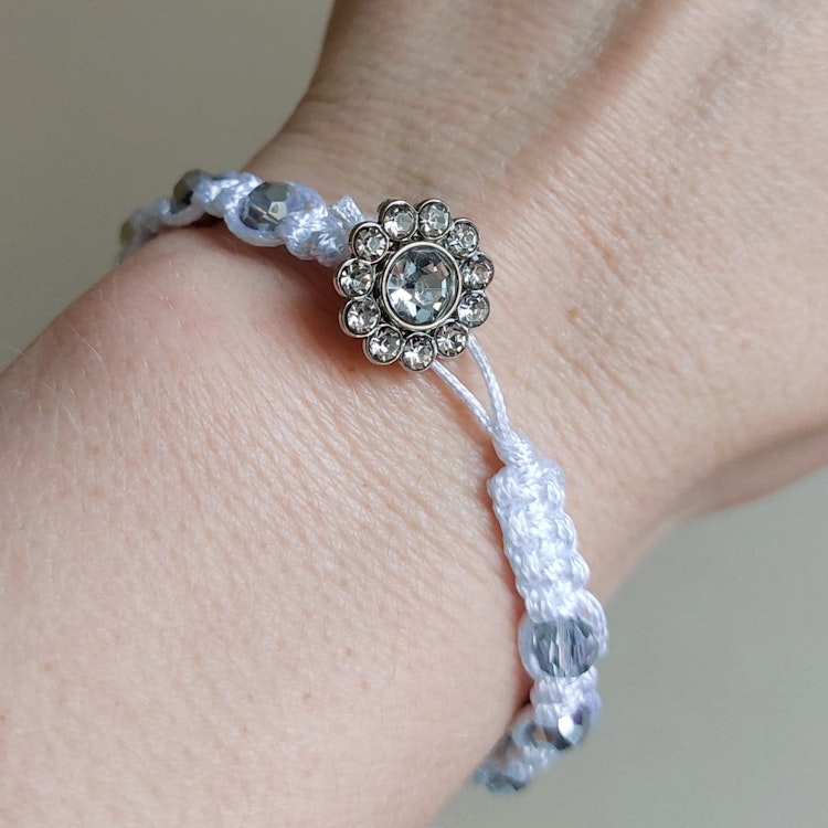 Makraméarmband med knapp | Glas