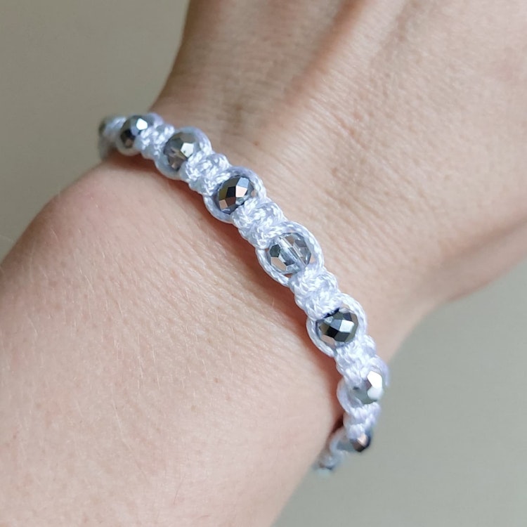 Makraméarmband med knapp | Glas
