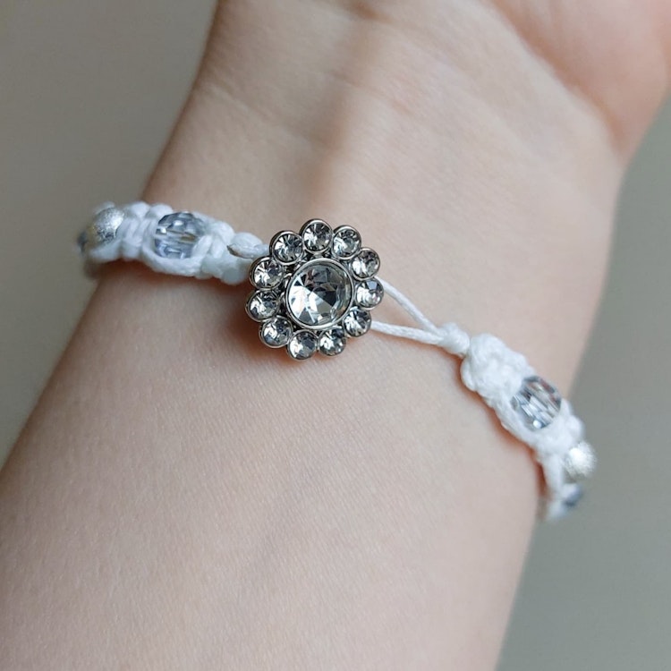 Makraméarmband med knapp | Glas