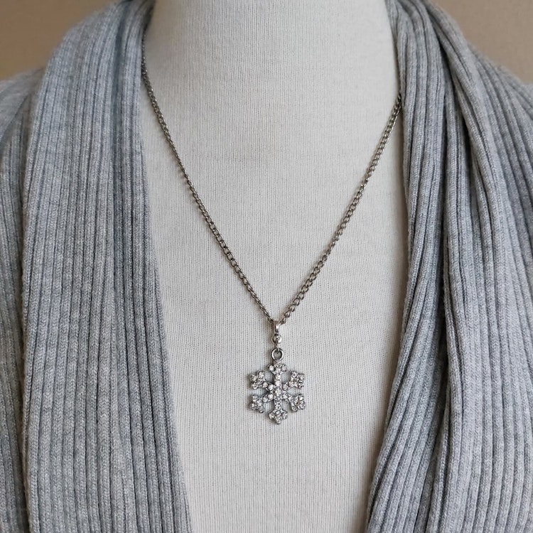 Halsband med hänge | Metall med strass