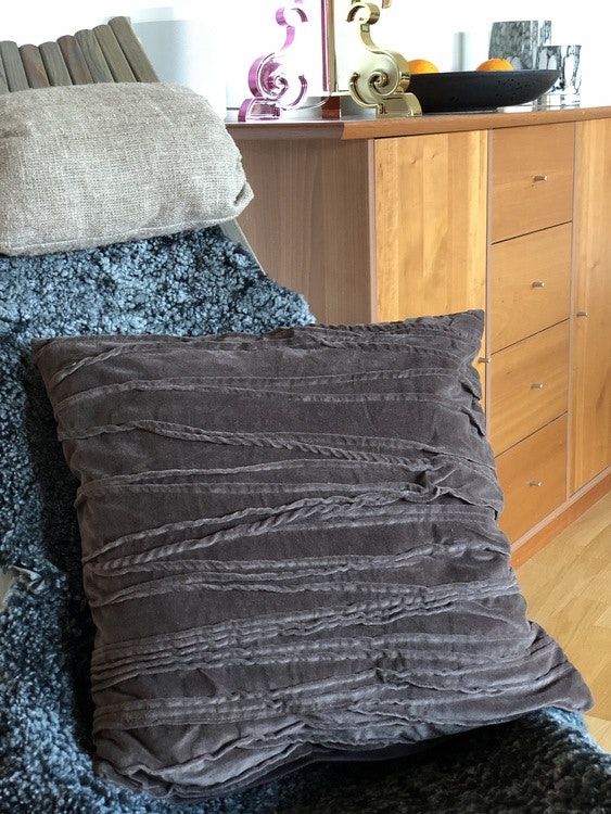 Kuddfodral Traces, grå, Jakobsdals textil, 50x50 cm