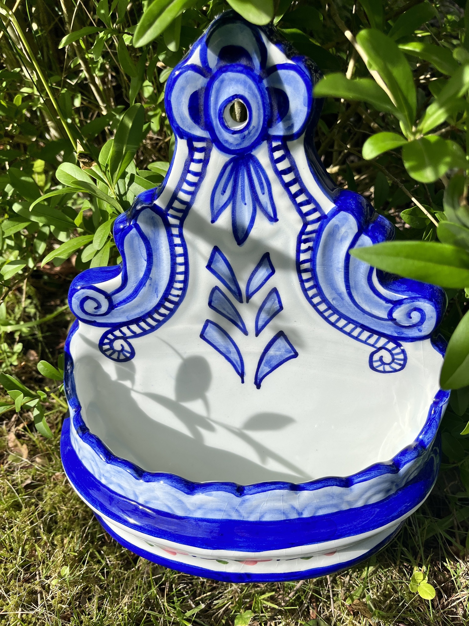 SÅLD Väggkruka, fontän spansk keramik handmålad