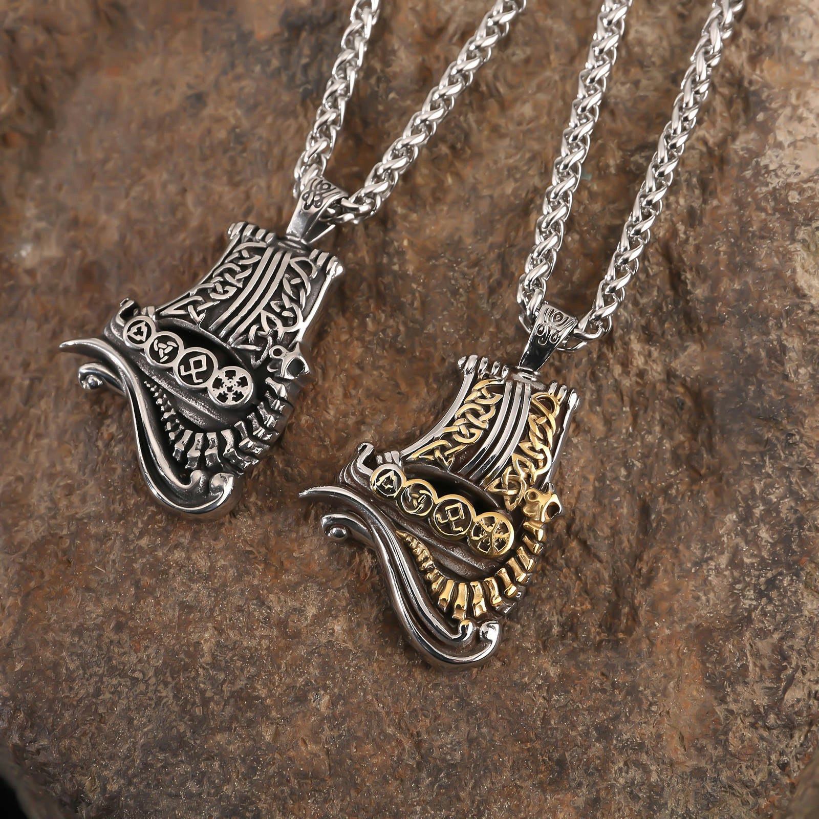 Vikingskip smykke med ornament