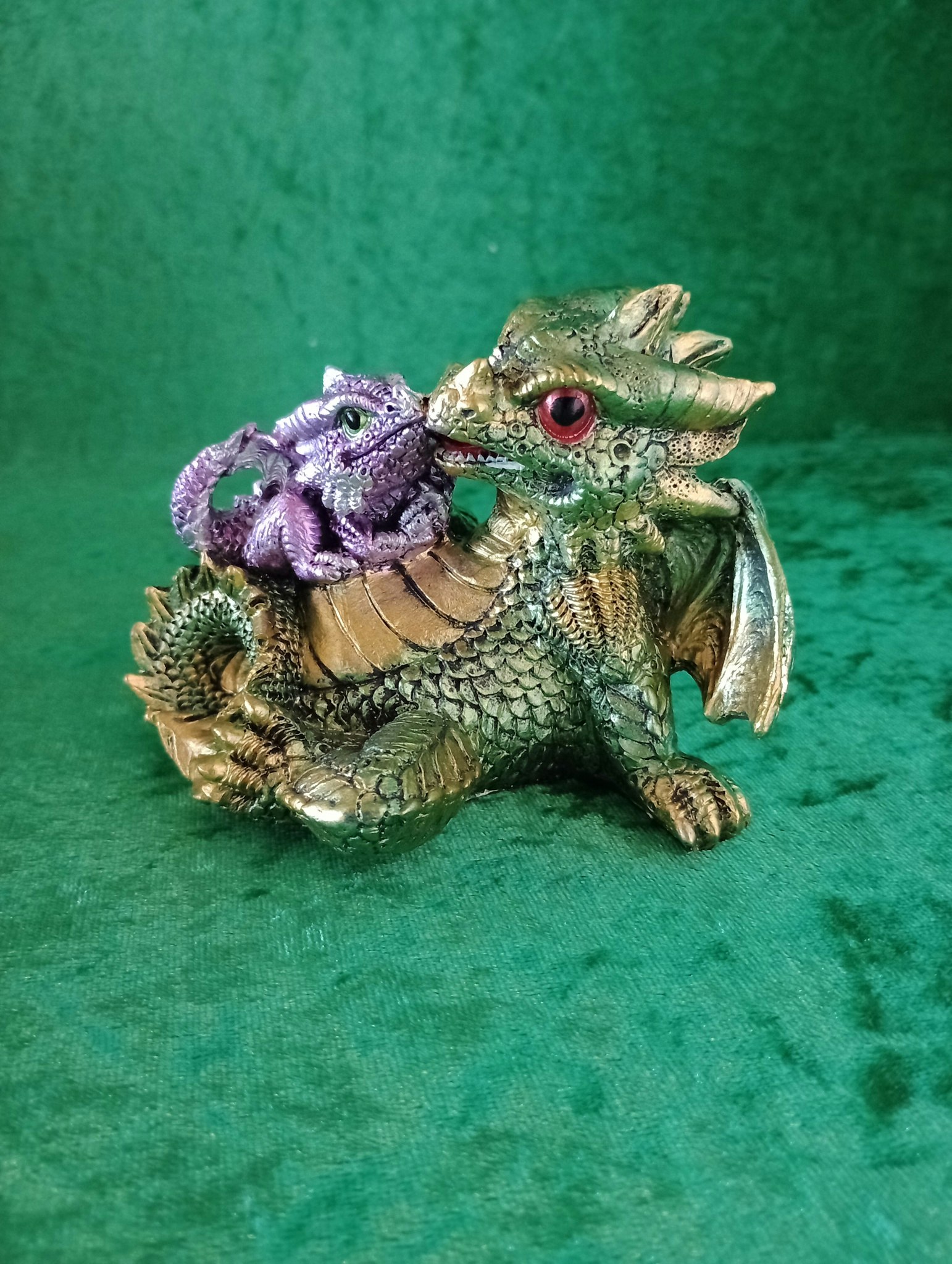 Liggande Drakar Grön & Lila