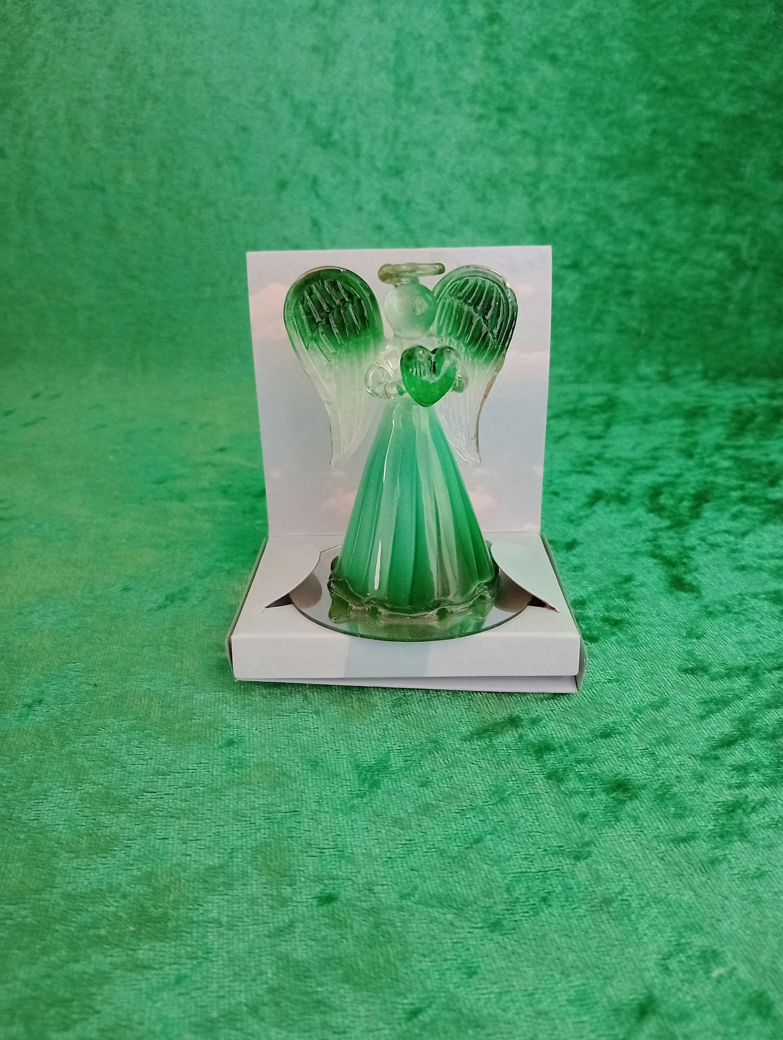 Glasängel med grön klänning