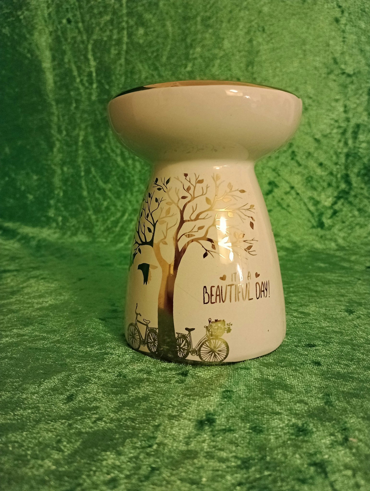 Vit med guldträd aromalampa