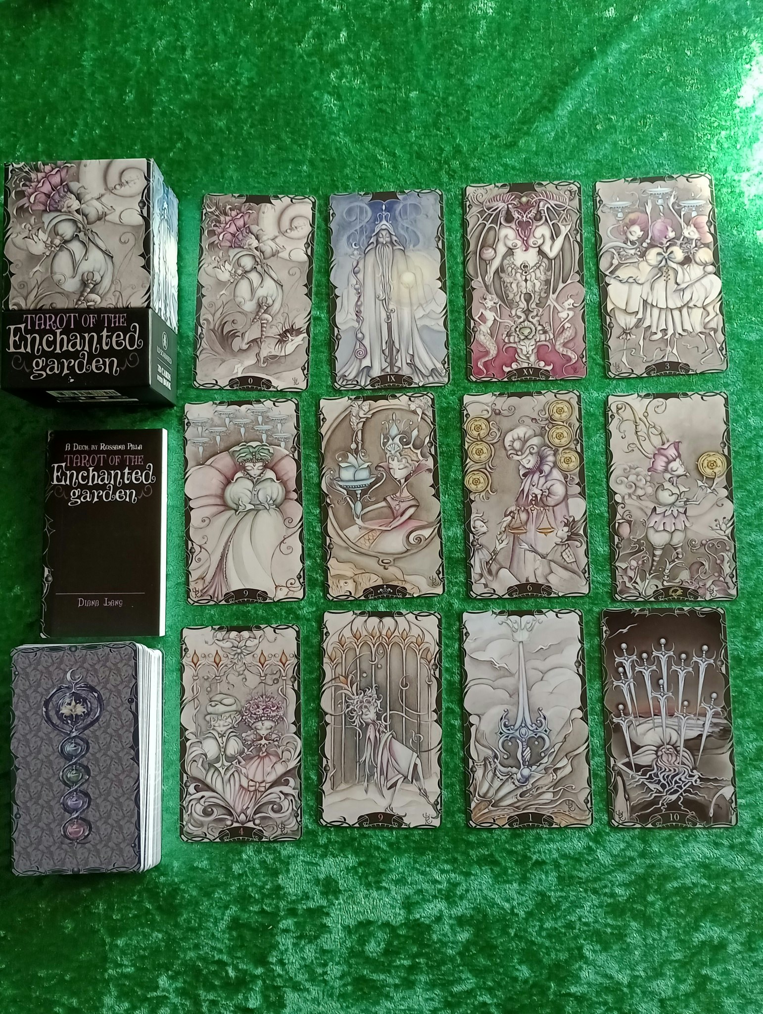 Tarot of the Enchanted Garden