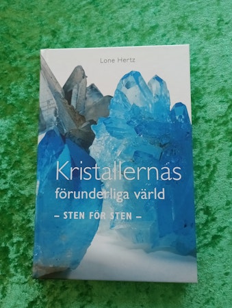 Kristallernas förunderliga värld sten för sten