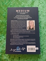 Medium Ditt liv med andevärlden en handbok