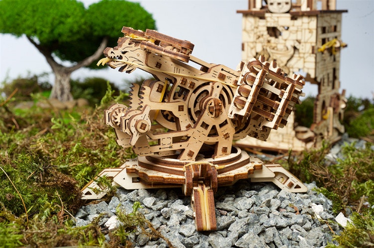 Ugears - Archballista Tower - Byggsats i trä