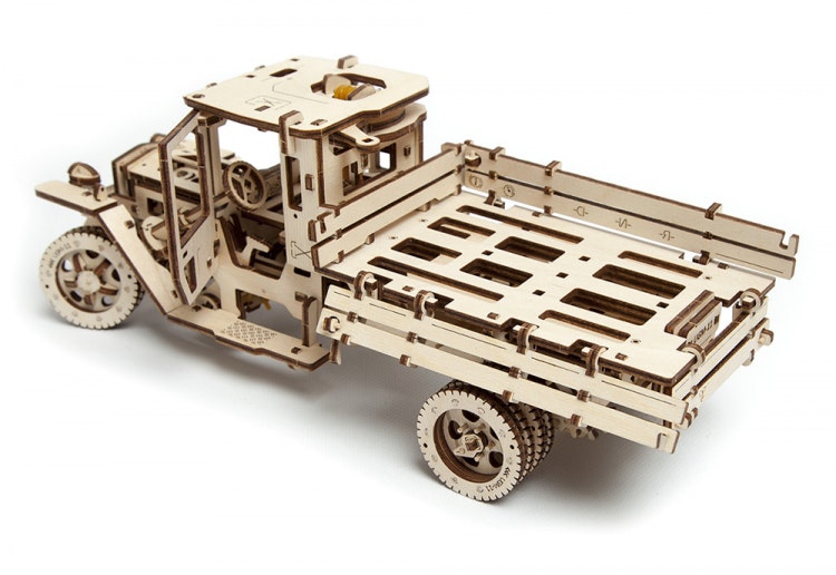 Ugears - Mechanical Truck UGM-11 - Byggsats i trä