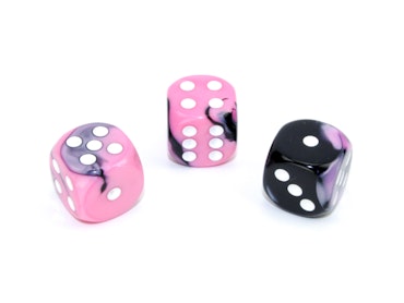 Tärningar - Gemini 16mm d6 Black-Pink/white Dice Block (12 dice)