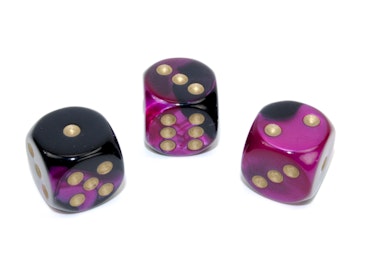 Tärningar - Gemini 16mm d6 Black-Purple/gold Dice Block (12 dice)