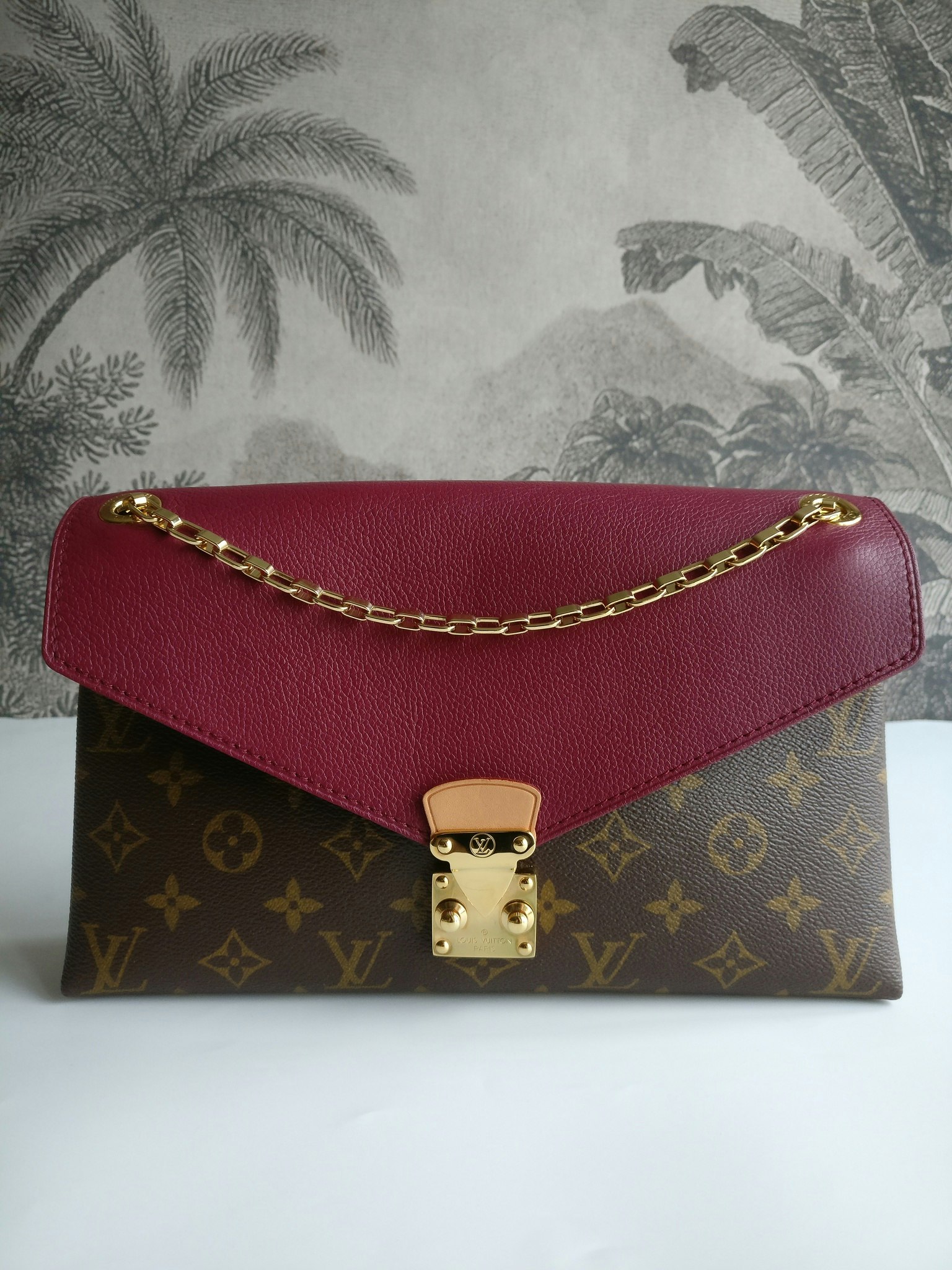 Louis Vuitton Pallas Chain Bag