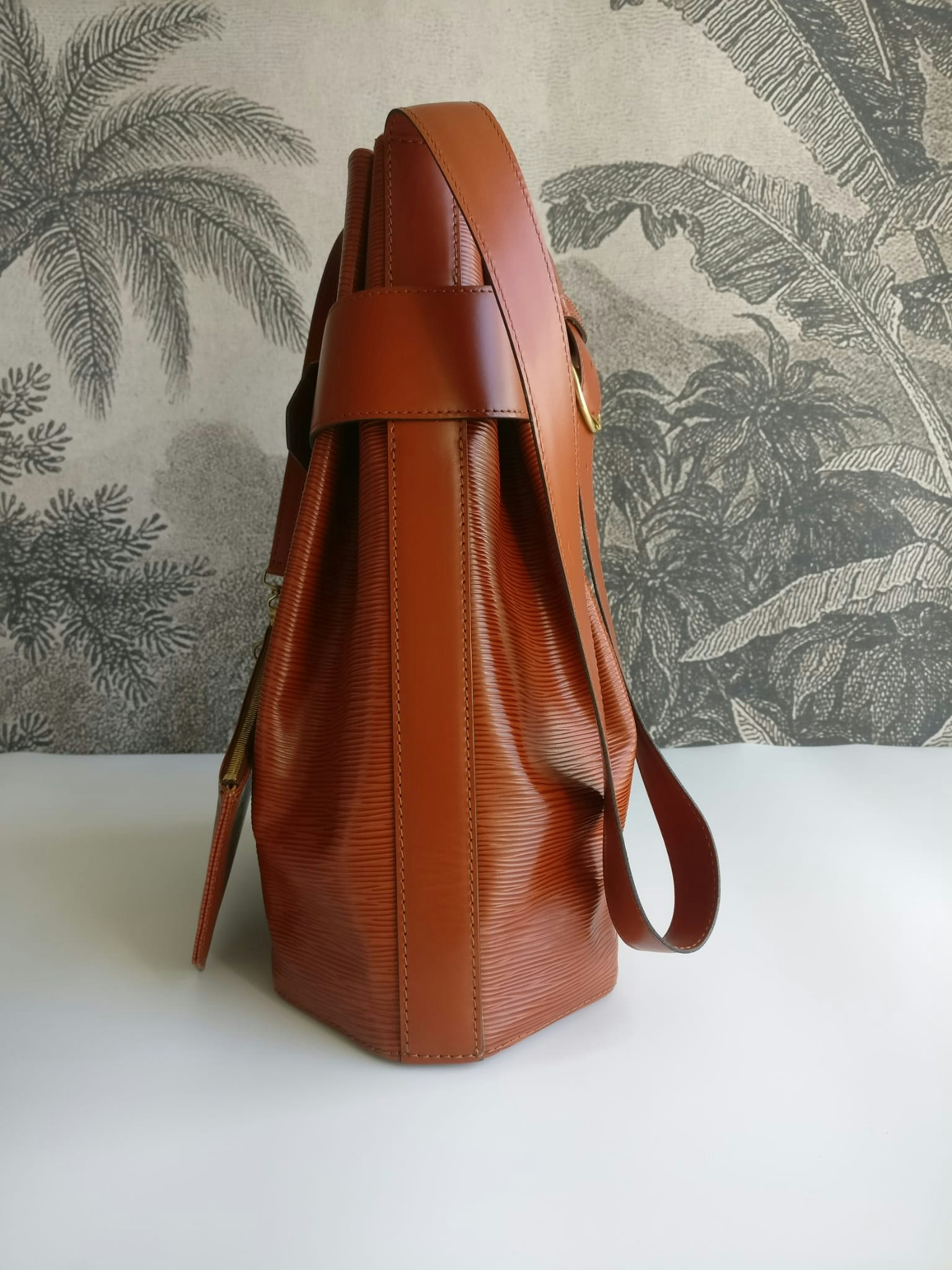 Louis-Vuitton-Epi-Sac-D'epaule-GM-Bucket-Bag-Kenya-Brown-M80193