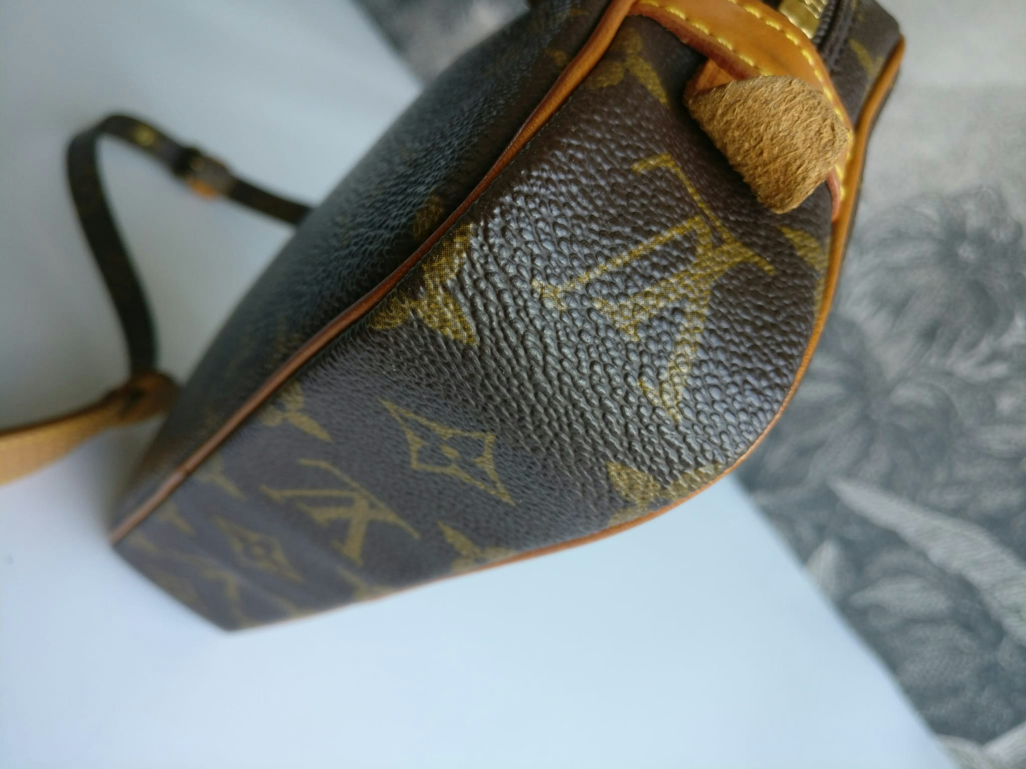 Louis Vuitton 2000 pre-owned Marly Bandoulière Crossbody Bag