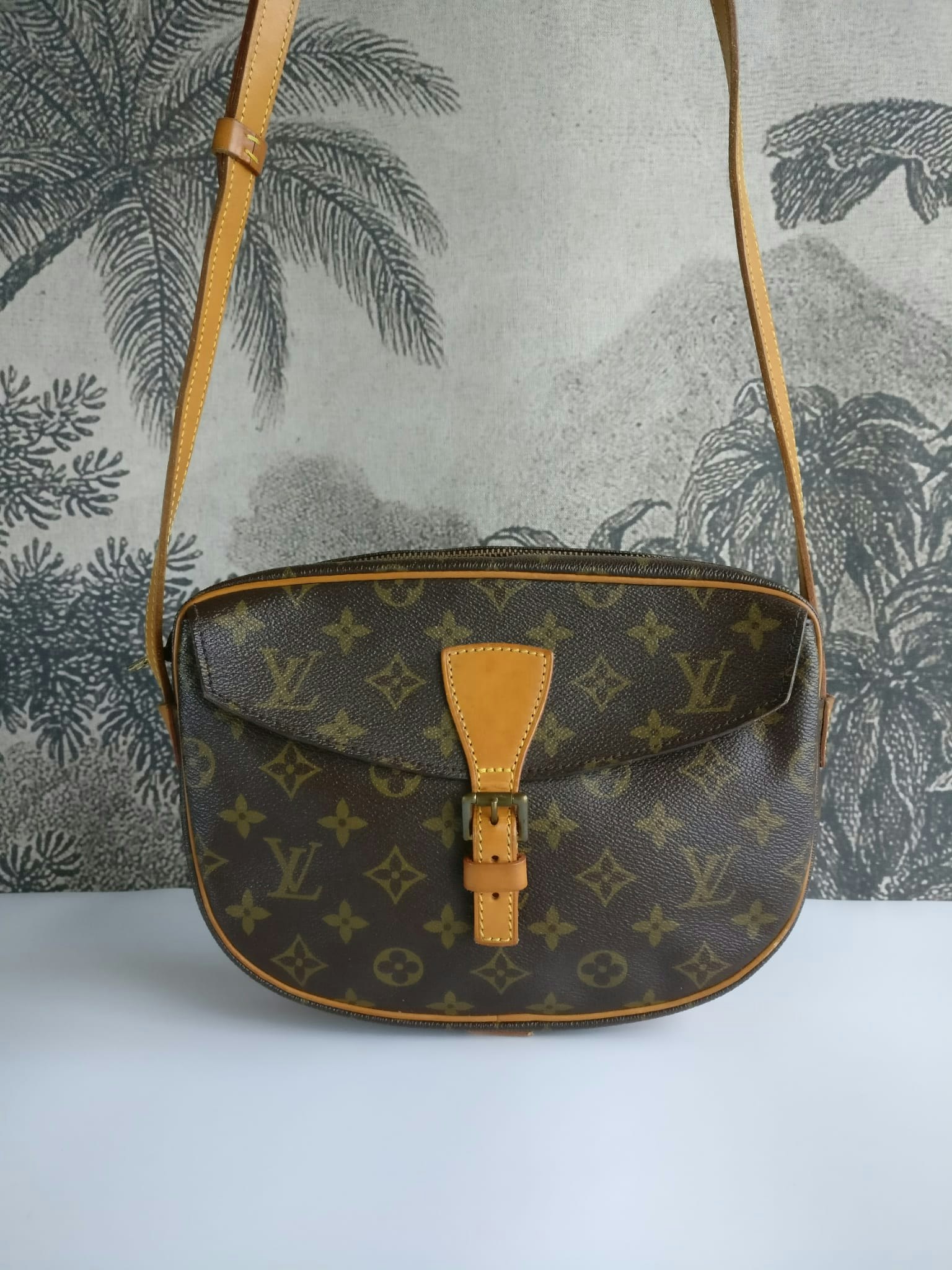 Louis-Vuitton-Monogram-Jeune-Fille-MM-Shoulder-Bag-M51226 – dct