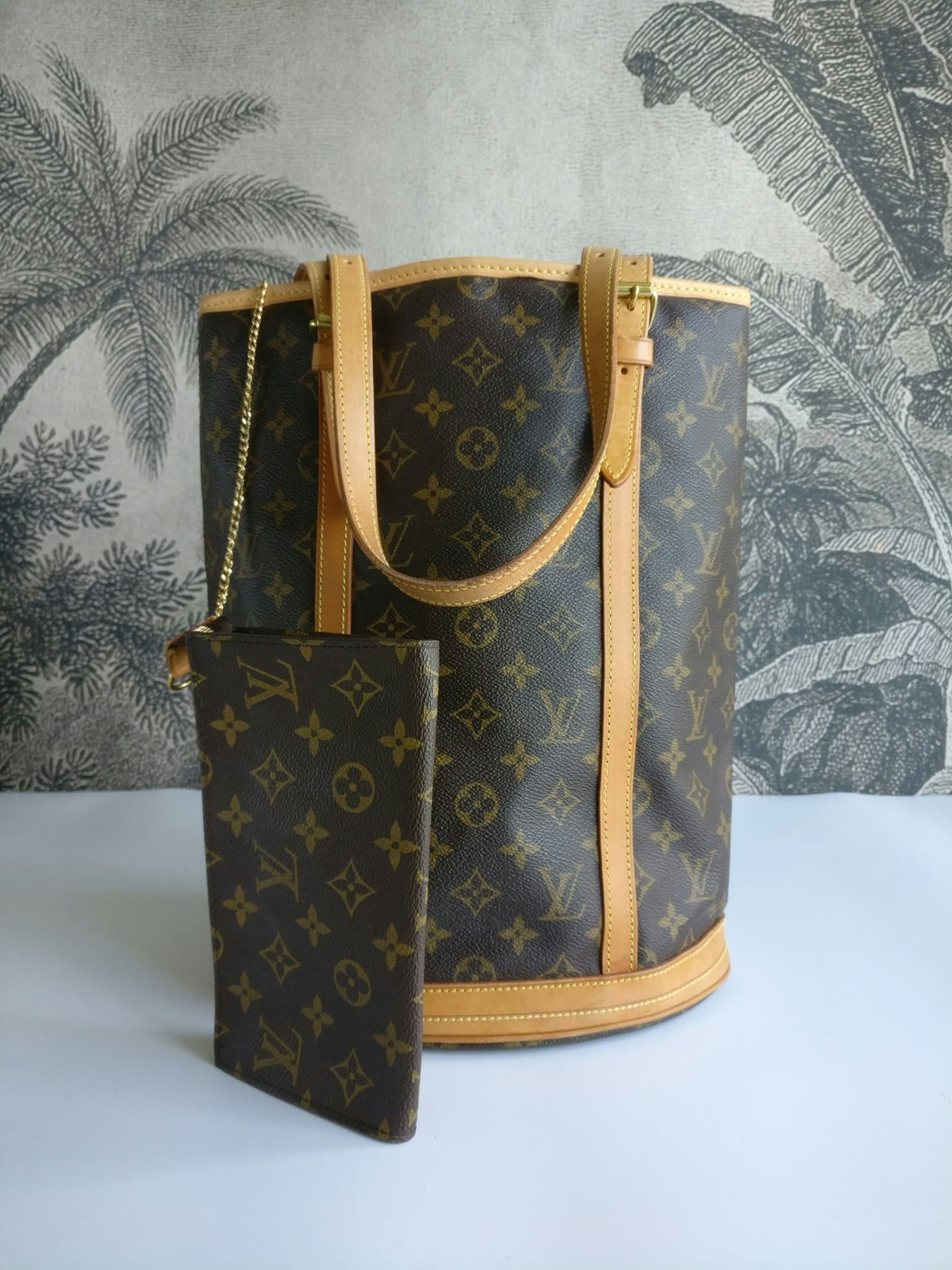 💯% Authentic Louis Vuitton Bucket GM large bag