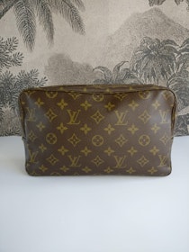 Louis Vuitton Trousse Toilette 28