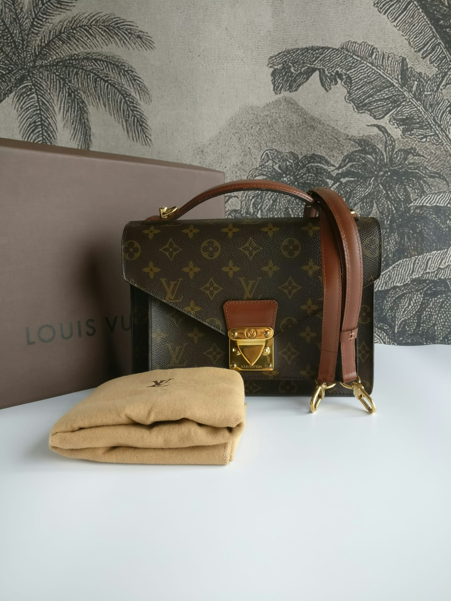 BAG REVEAL & Review: Louis Vuitton Monceau 26, Prada Re-Edition 2005 and  Loewe Ikebana