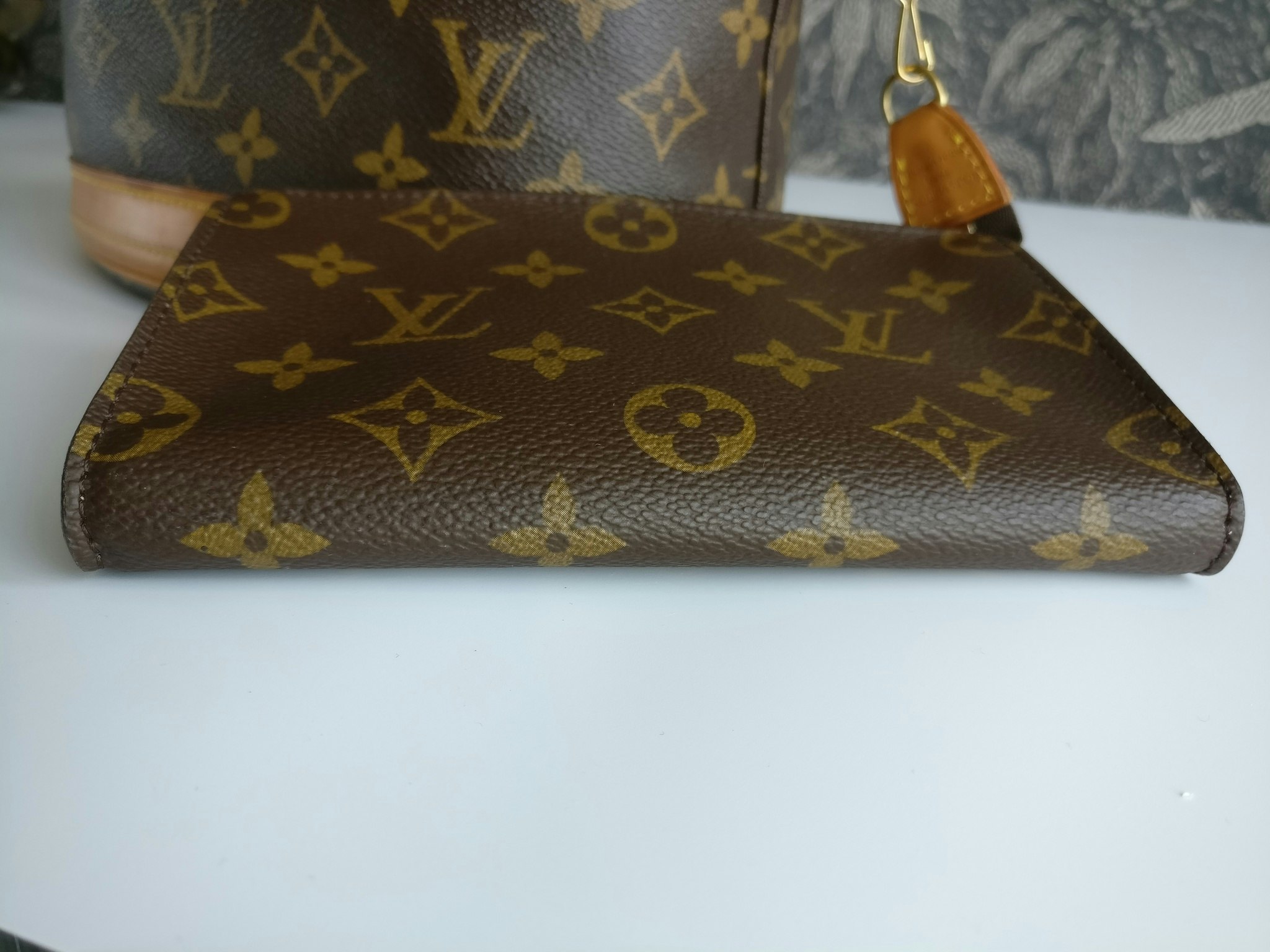 Louis Vuitton Monogram Bucket Pochette - LVLENKA Luxury Consignment