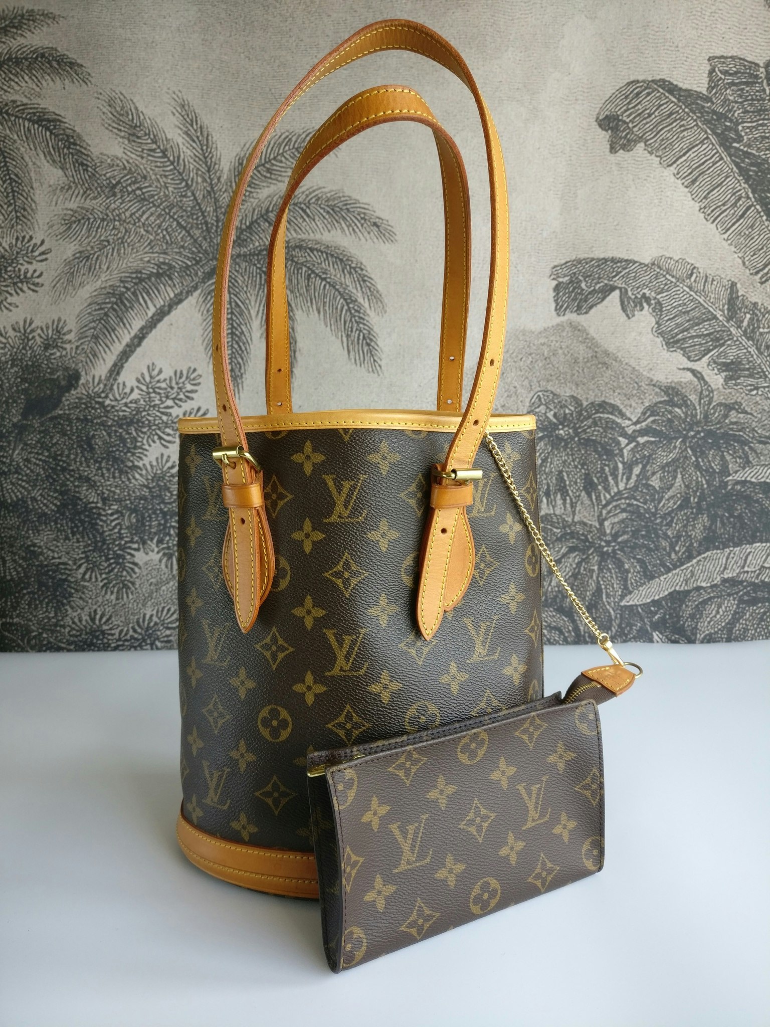 Louis Vuitton Monogram Bucket Pochette - LVLENKA Luxury Consignment