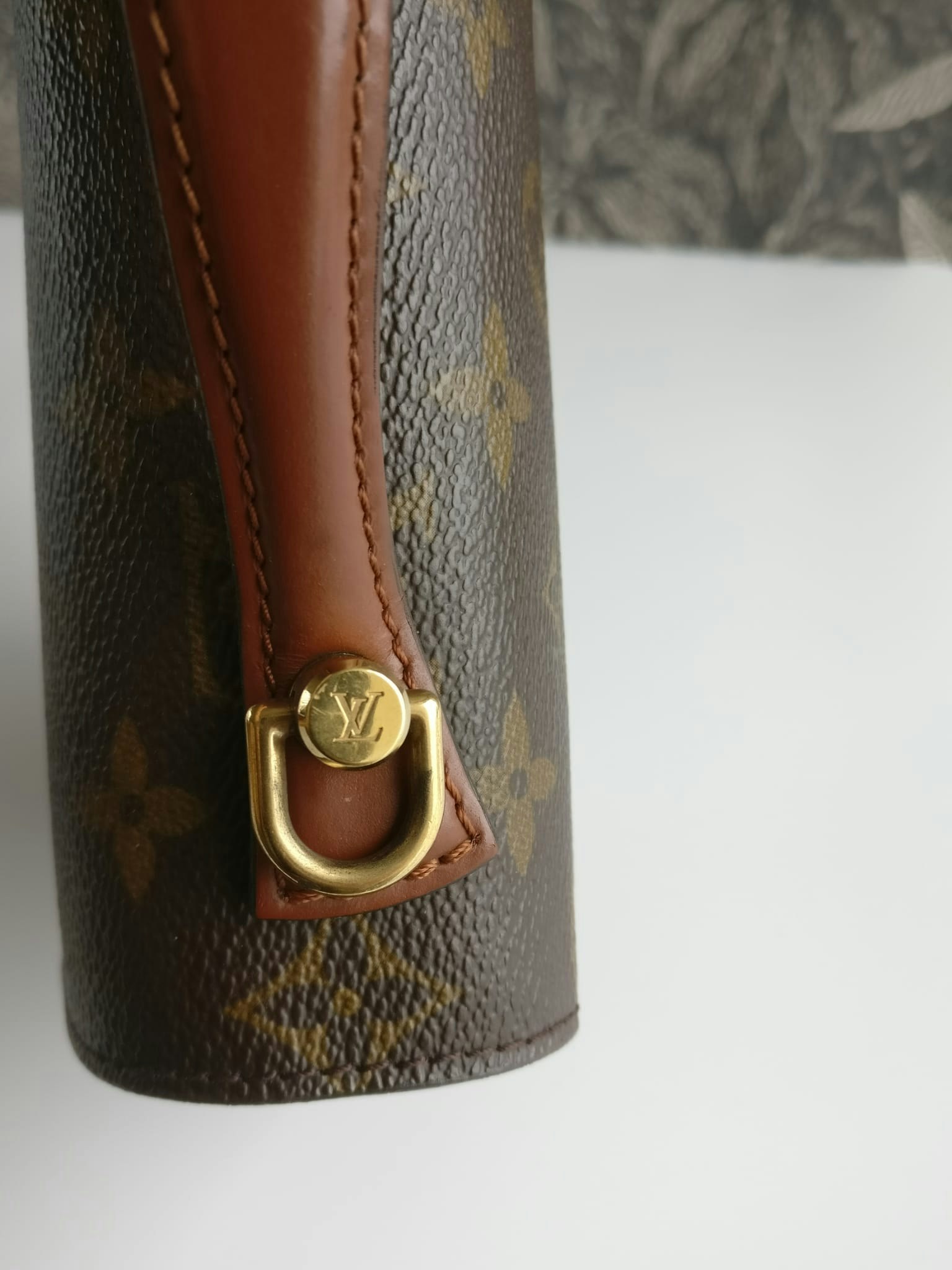 Louis Vuitton Monceau 26