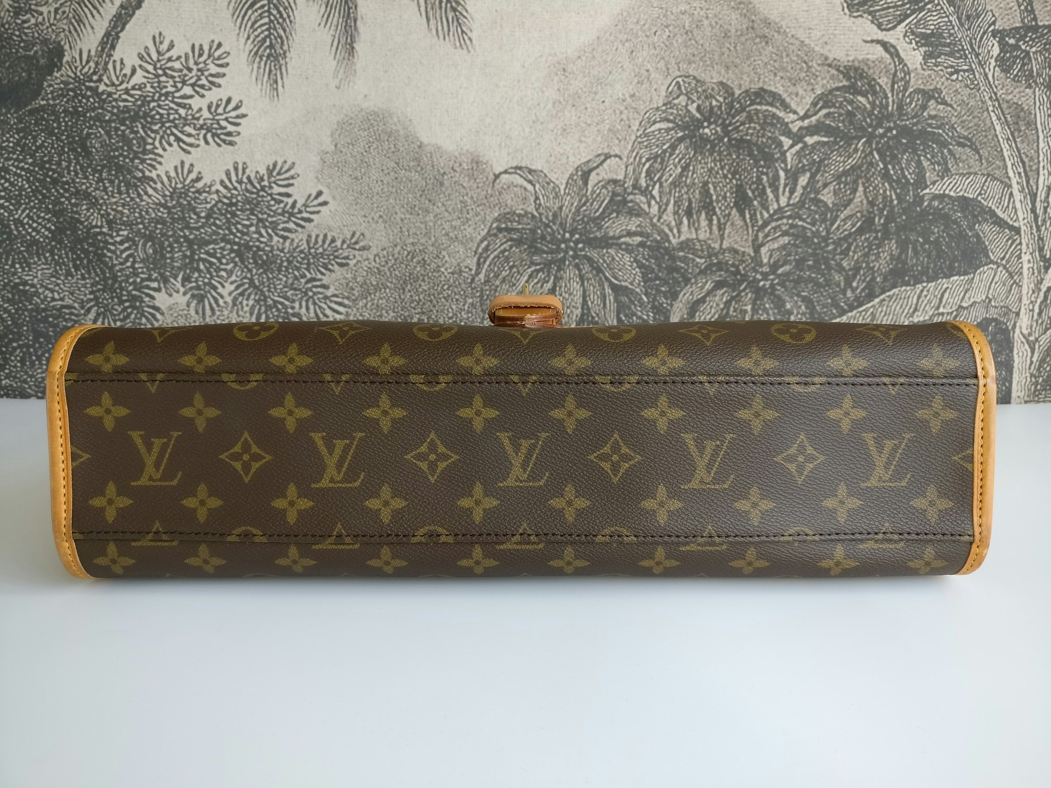 Louis Vuitton Bel Air briefcase