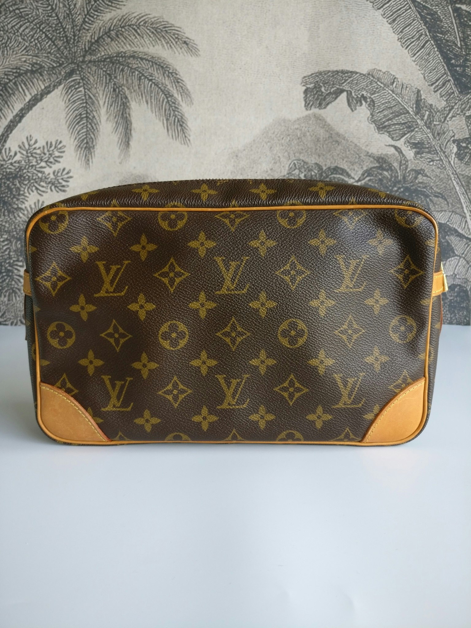 Louis Vuitton Monogram Compiegne 28 Clutch Bag M51845 LV Auth am4547 Cloth  ref.962317 - Joli Closet