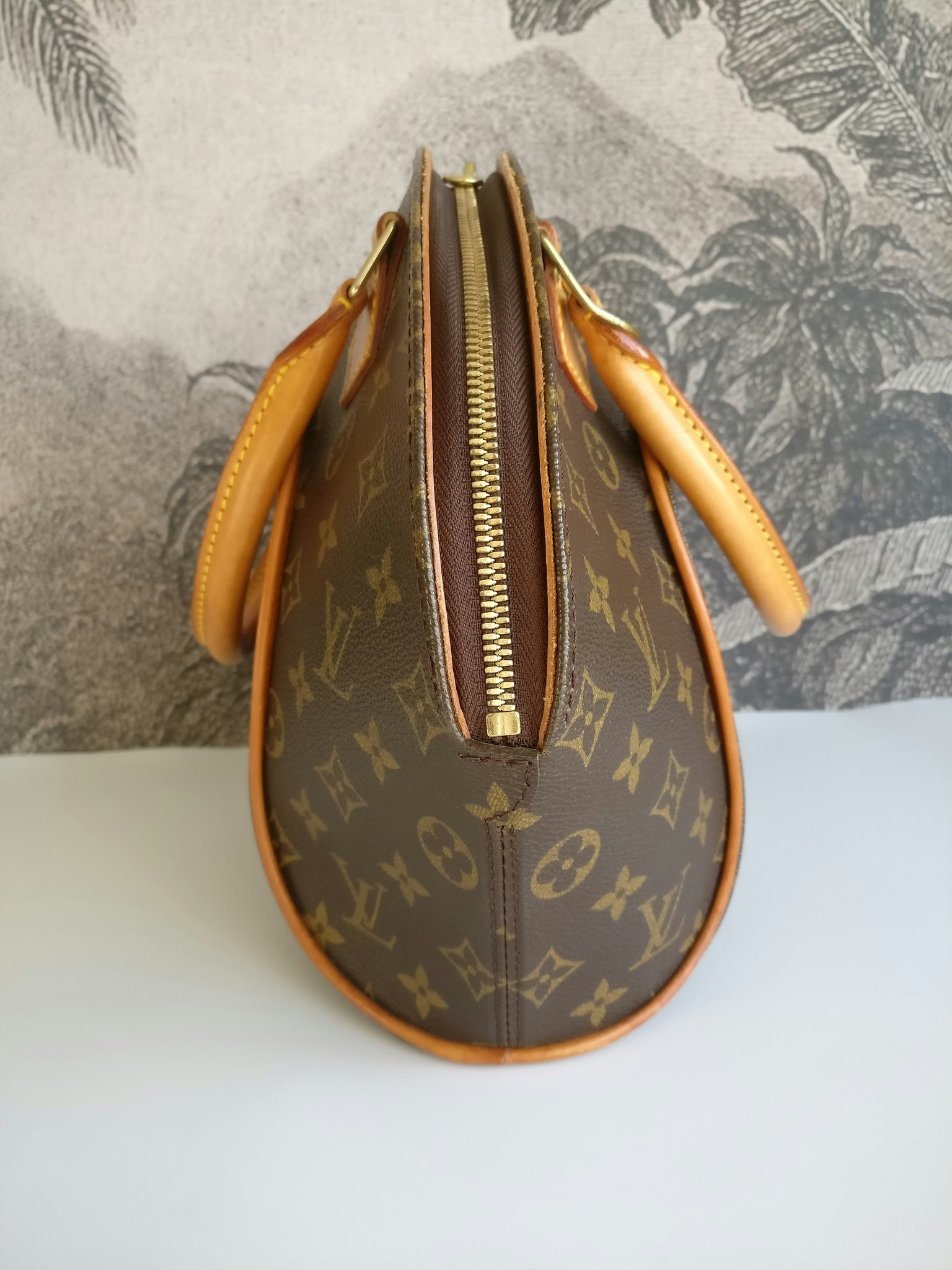 Louis Vuitton Ellipse PM – yourvintagelvoe