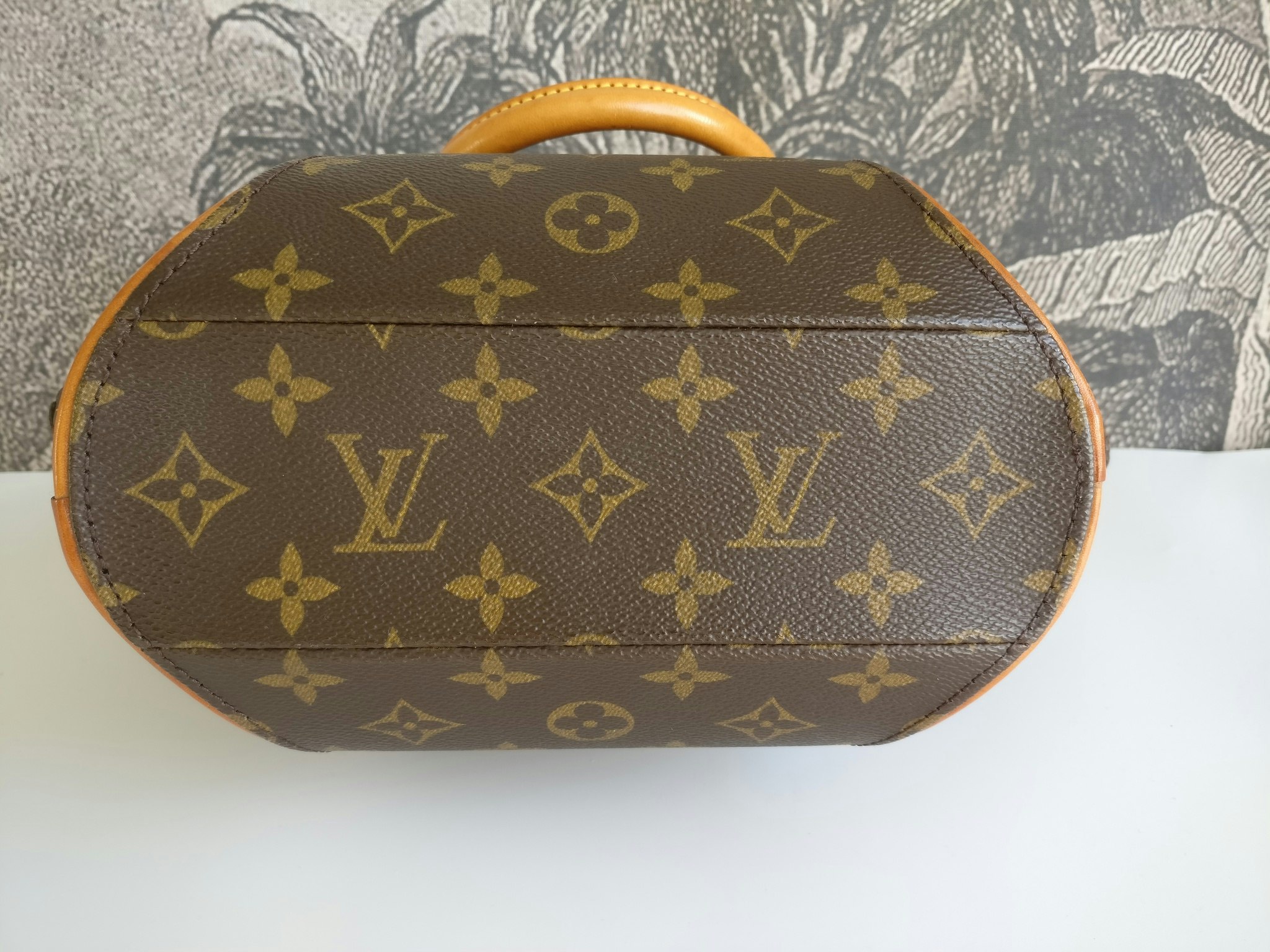 Louis Vuitton Ellipse PM – yourvintagelvoe