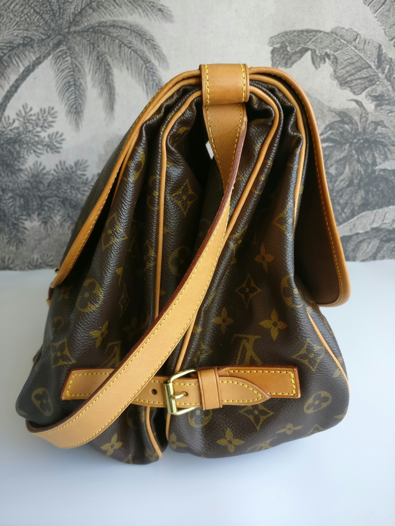 Louis Vuitton Saumur 35