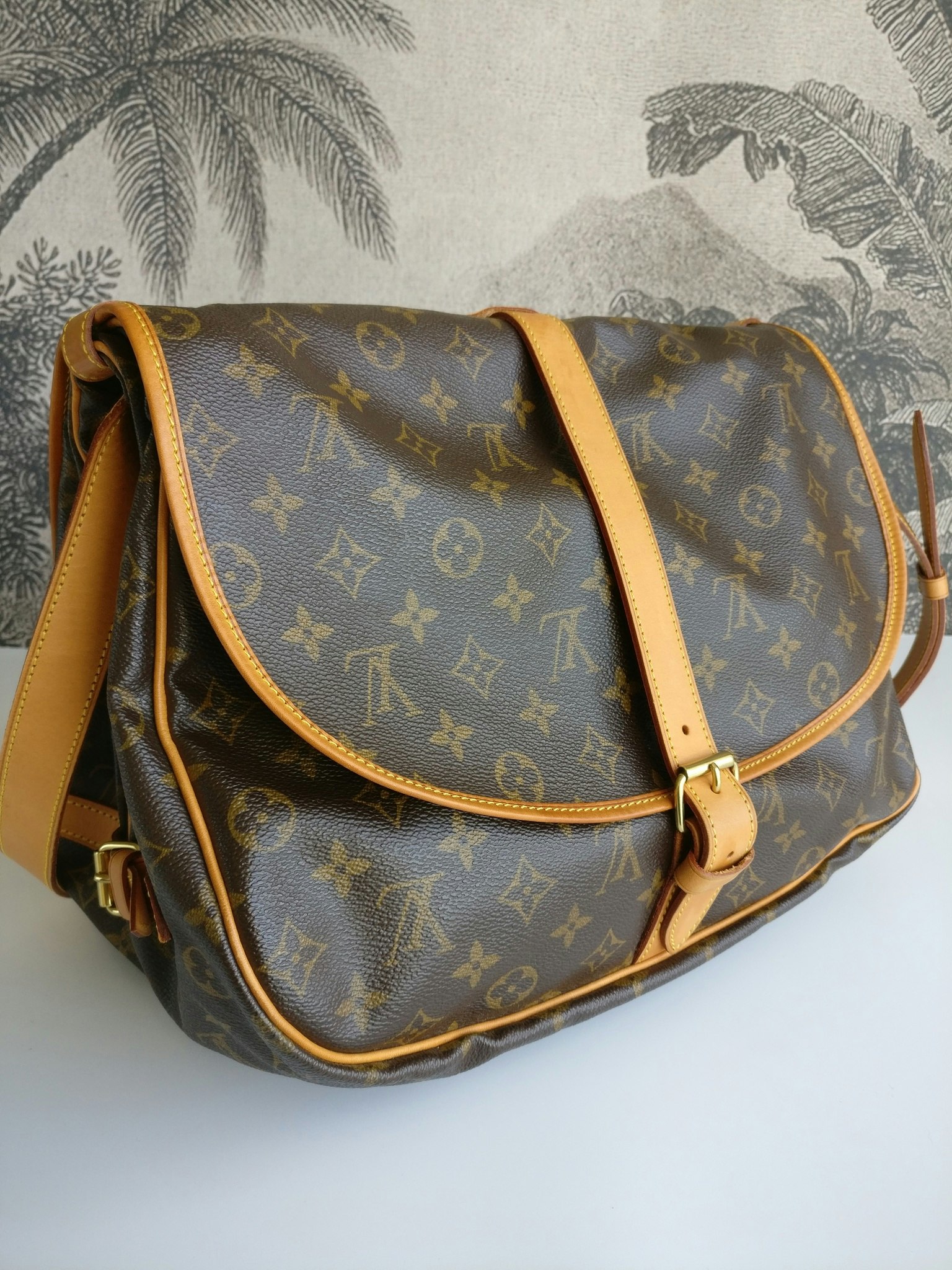 Louis Vuitton Saumur 35