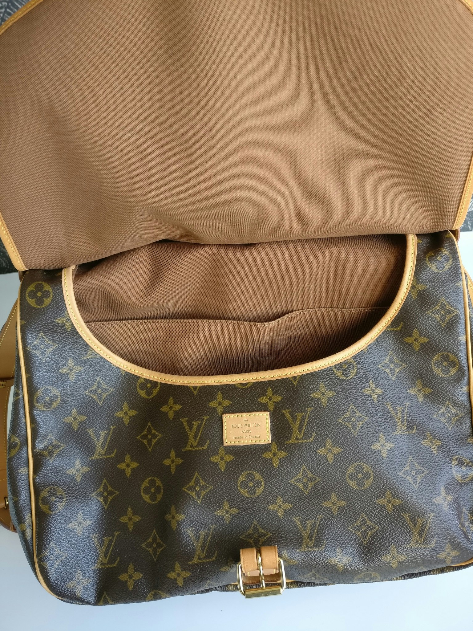 Louis Vuitton Saumur 35 Brown Cloth ref.597598 - Joli Closet