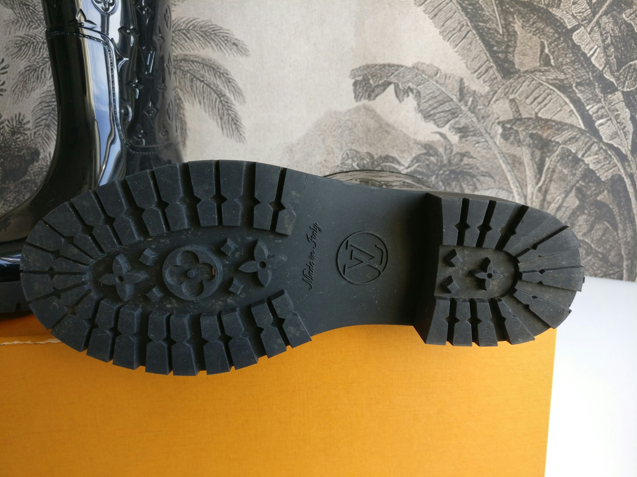Louis Vuitton Drops Flat Half Boot (BOTTINE PLATE DROPS, 1A8QV2