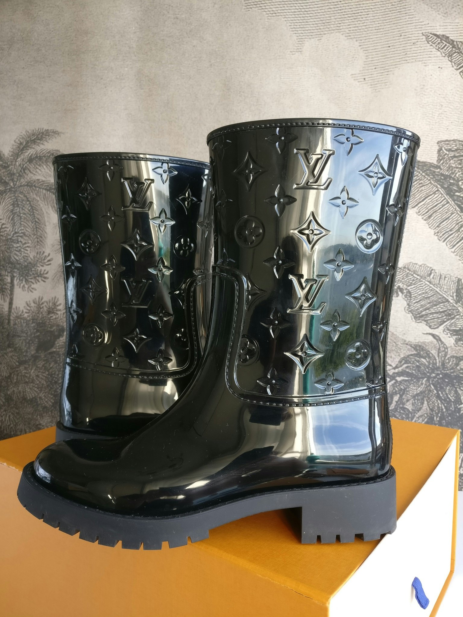 Louis Vuitton® Drops Flat Half Boot  Half boots, Fashion show men, Louis  vuitton