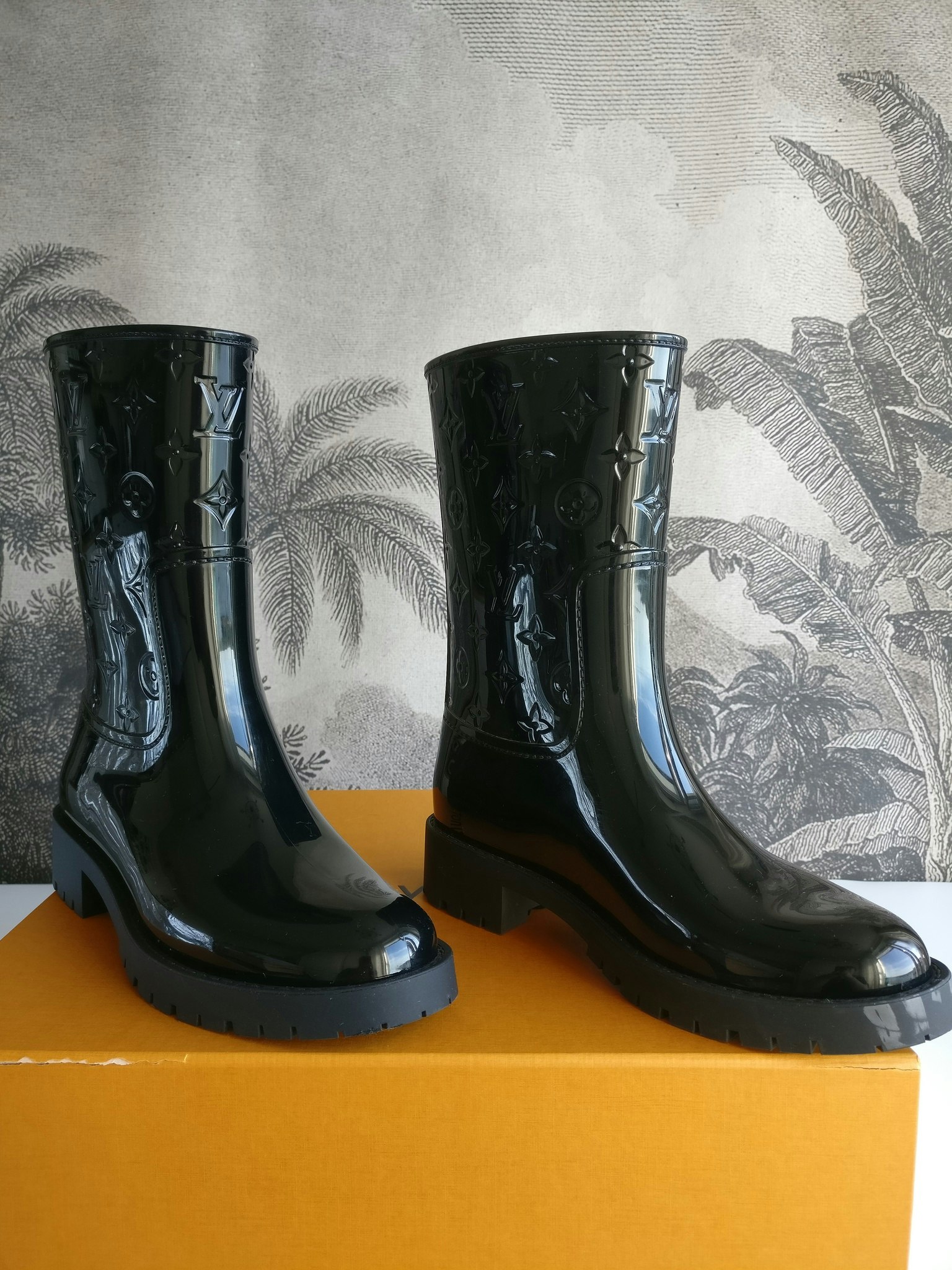 Louis Vuitton® Drops Flat Half Boot  Half boots, Fashion show men, Louis  vuitton