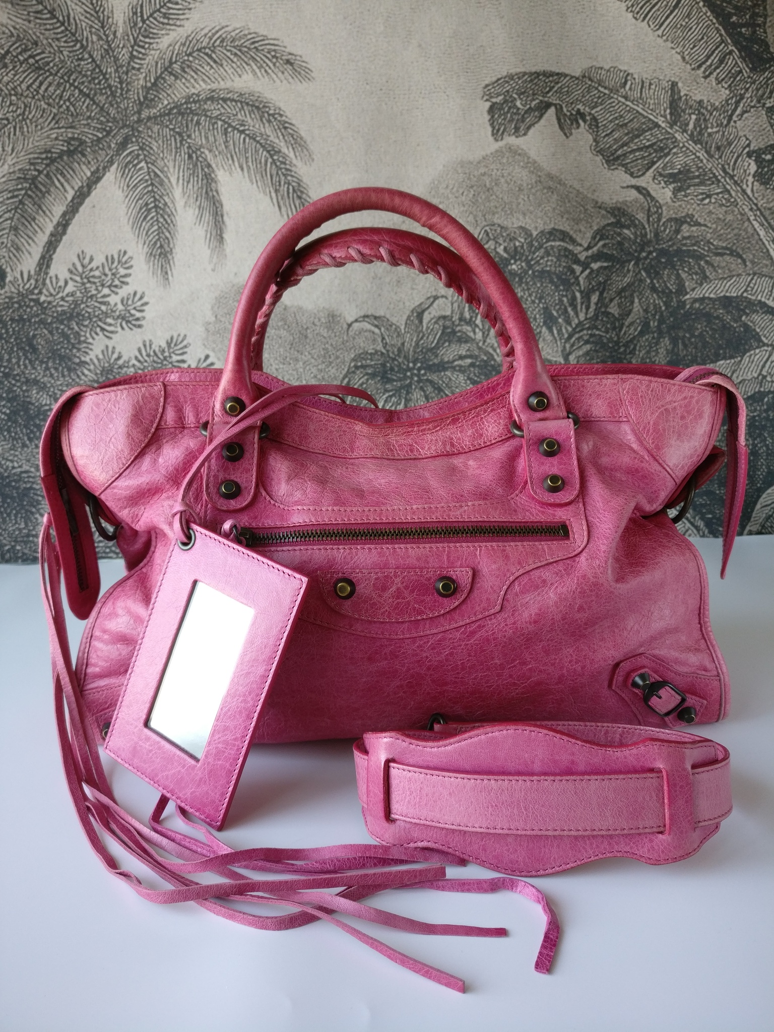 Discover 82+ balenciaga city bag pink latest - esthdonghoadian