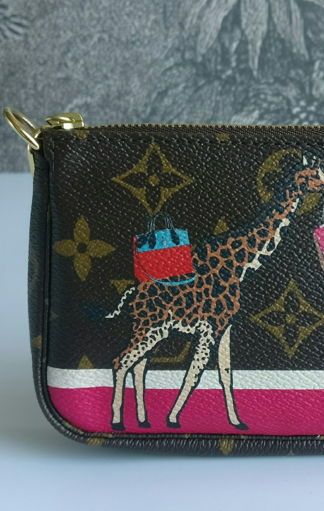 Louis Vuitton Monogram 2017 Christmas Animation Giraffe Mini Pochette  Accessoires