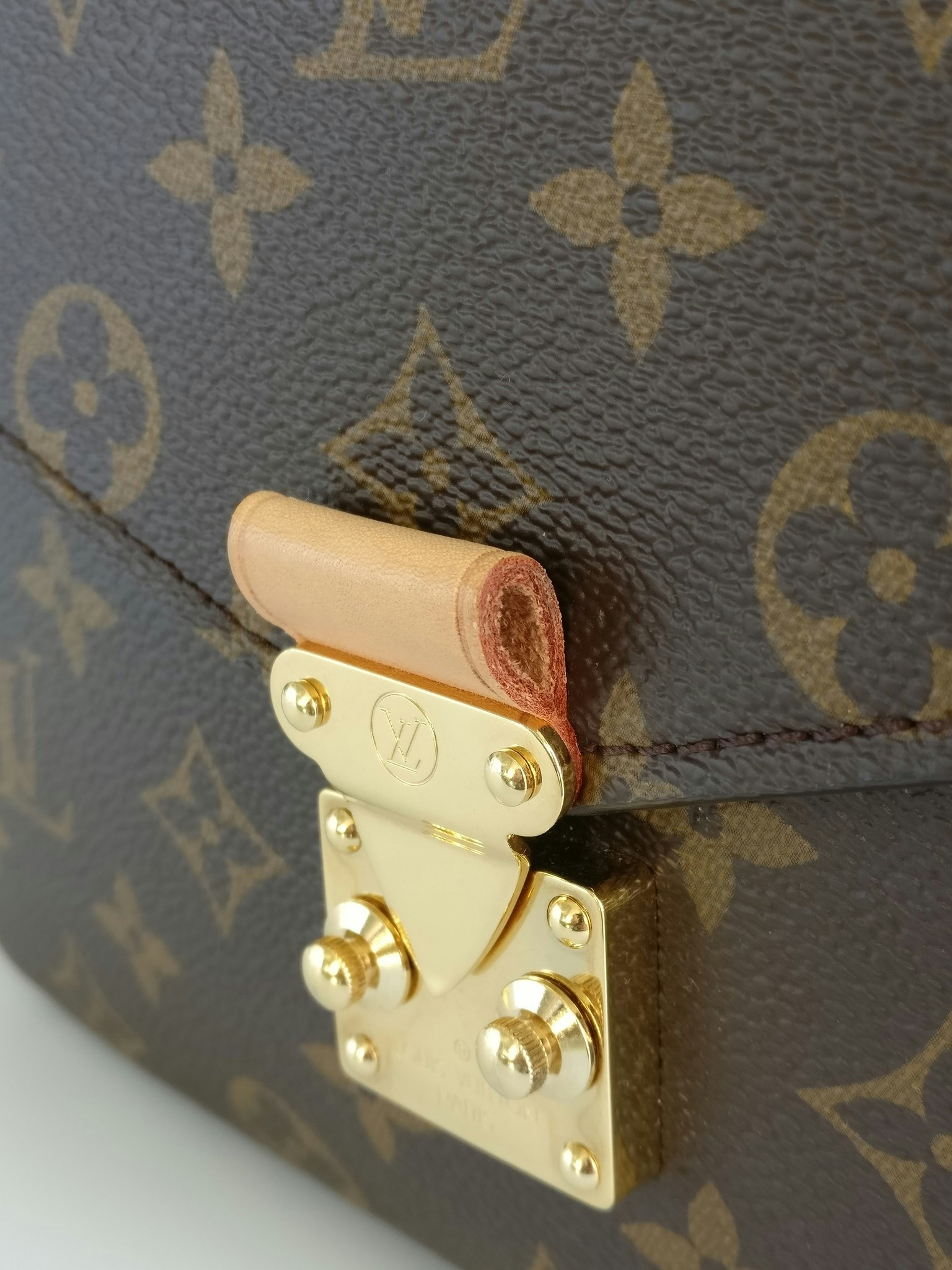 Louis Vuitton Pochette Metis