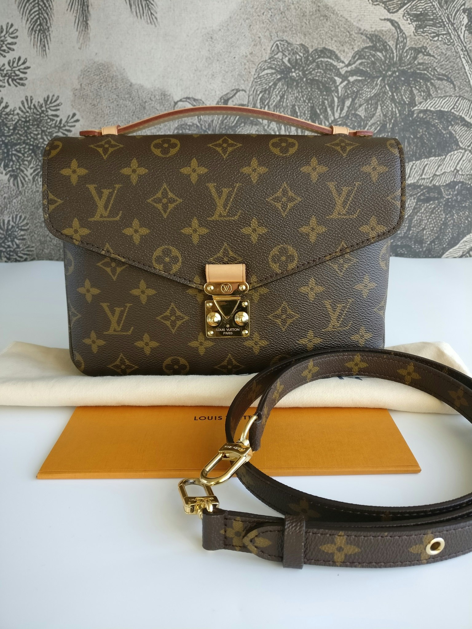 Louis Vuitton Pochette Metis - Good or Bag