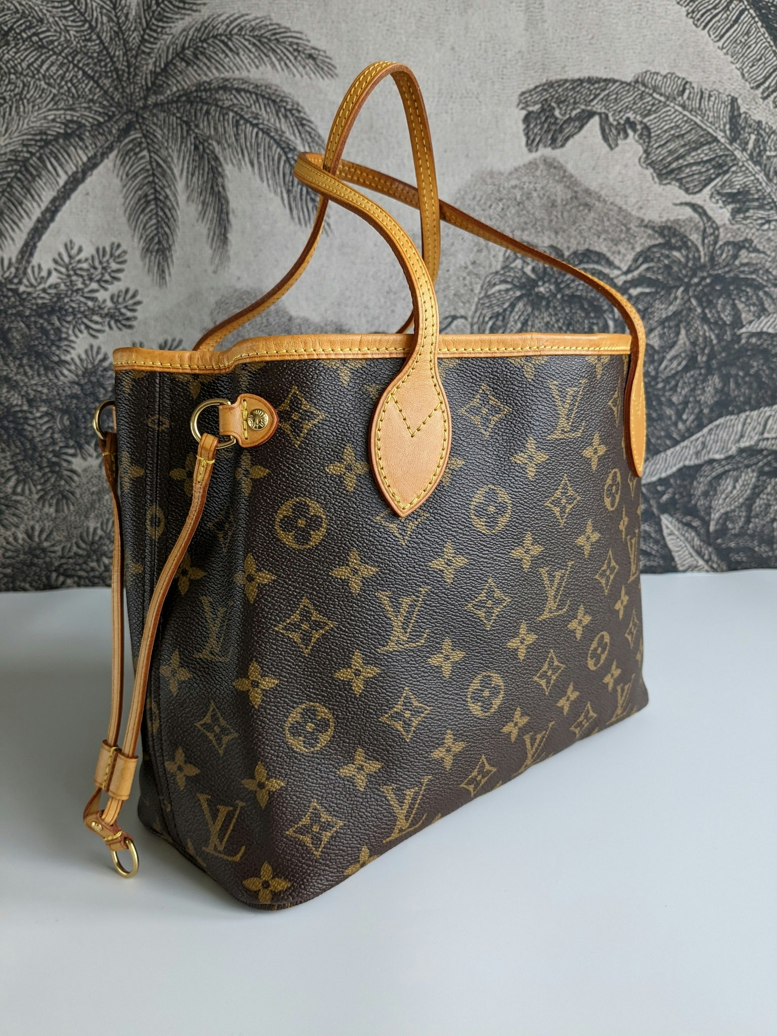 Louis Vuitton Neverfull PM