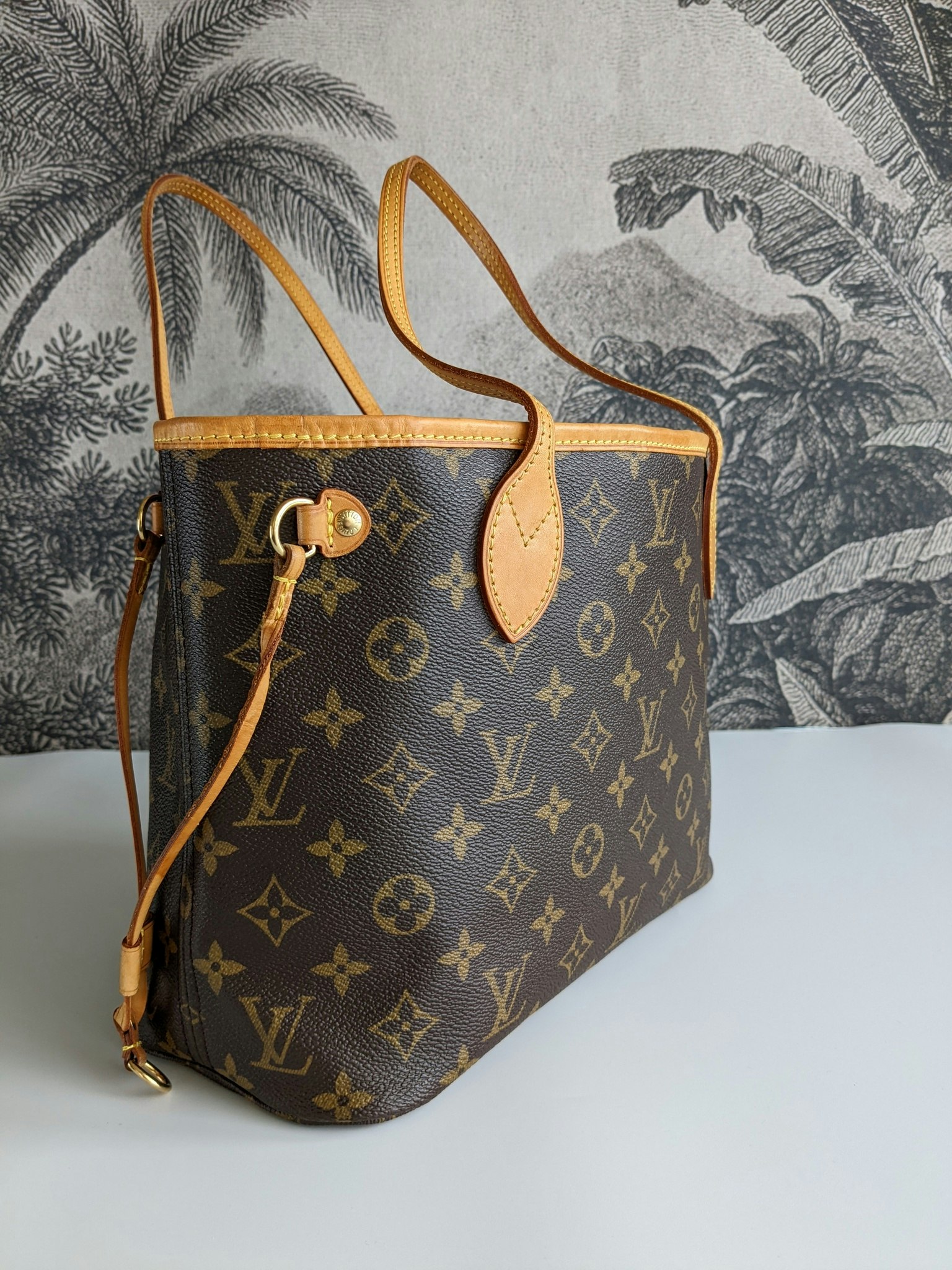 Louis Vuitton Neverfull PM