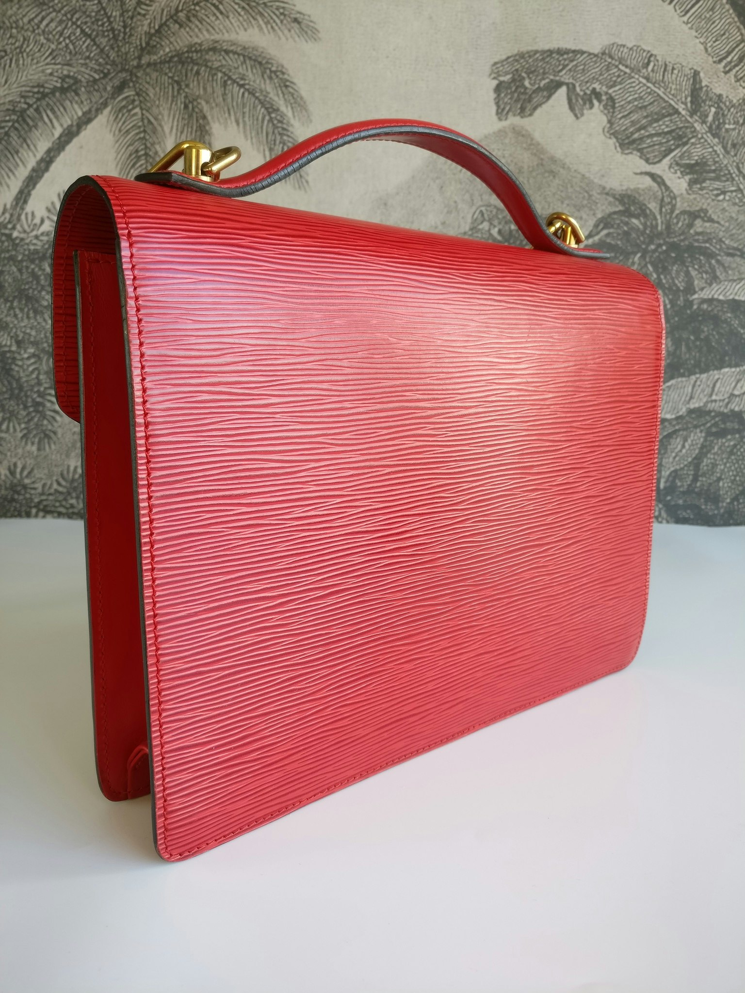 Louis Vuitton Monceau Red Patent leather ref.963095 - Joli Closet
