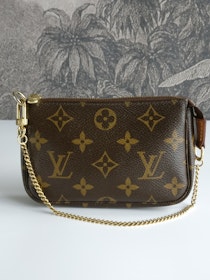 Louis Vuitton Mini Pochette Accessories